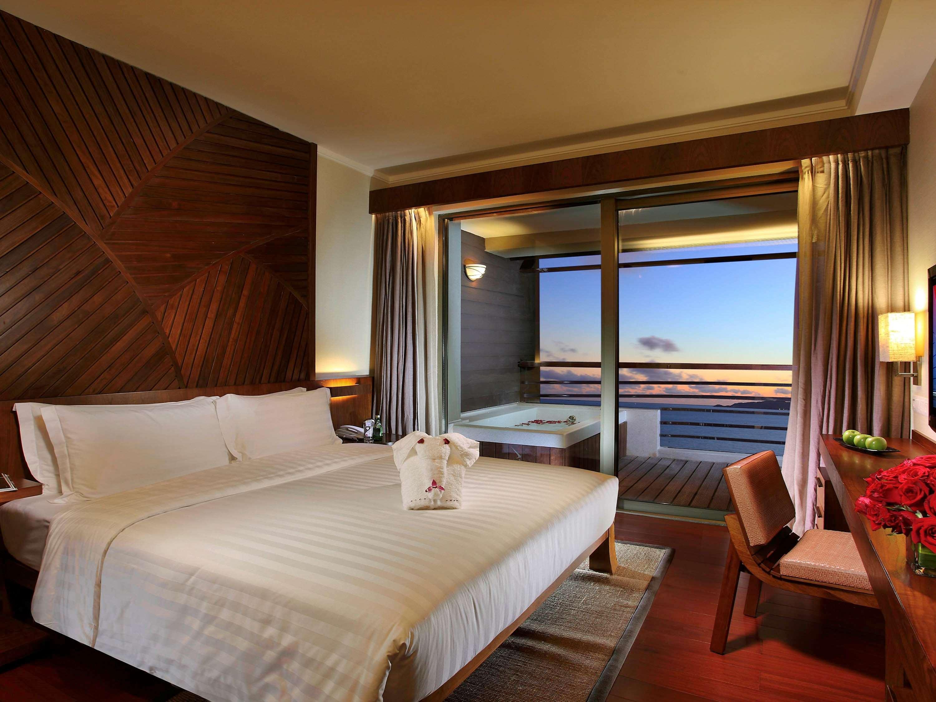 Pullman Oceanview Sanya Bay Resort & Spa Eksteriør bilde